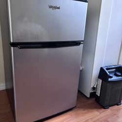 Mini Fridge Whirlpool 