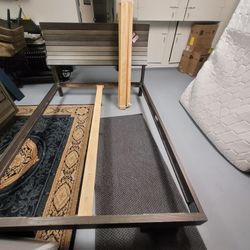 Queen Bed And Dressers