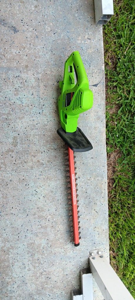 Electric Hedge Trimmer