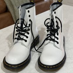 Dr. Martens 1460 Pascal White Patent Boots – Women’s US 8 / EU 39