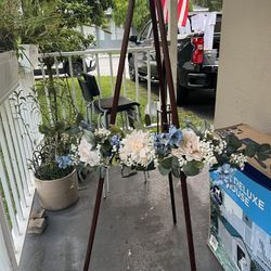 Easel With Flowers Wood