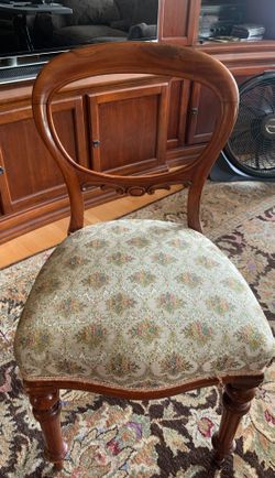 Sitting Chair