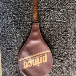 1982 Vintage PRINCE INTERNATIONAL  110  (4-3/8ths size) Tennis Racket And Case