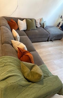 3-Piece Gray Sectional Couch