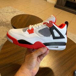 Nike Retro 4 Men’s Size 10  (New-Nuevos)