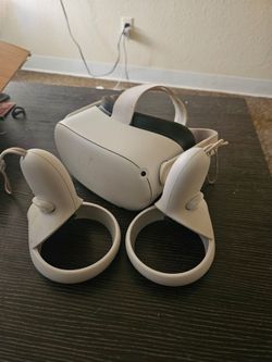 Oculus Quest 2 VR Headset with Controllers
