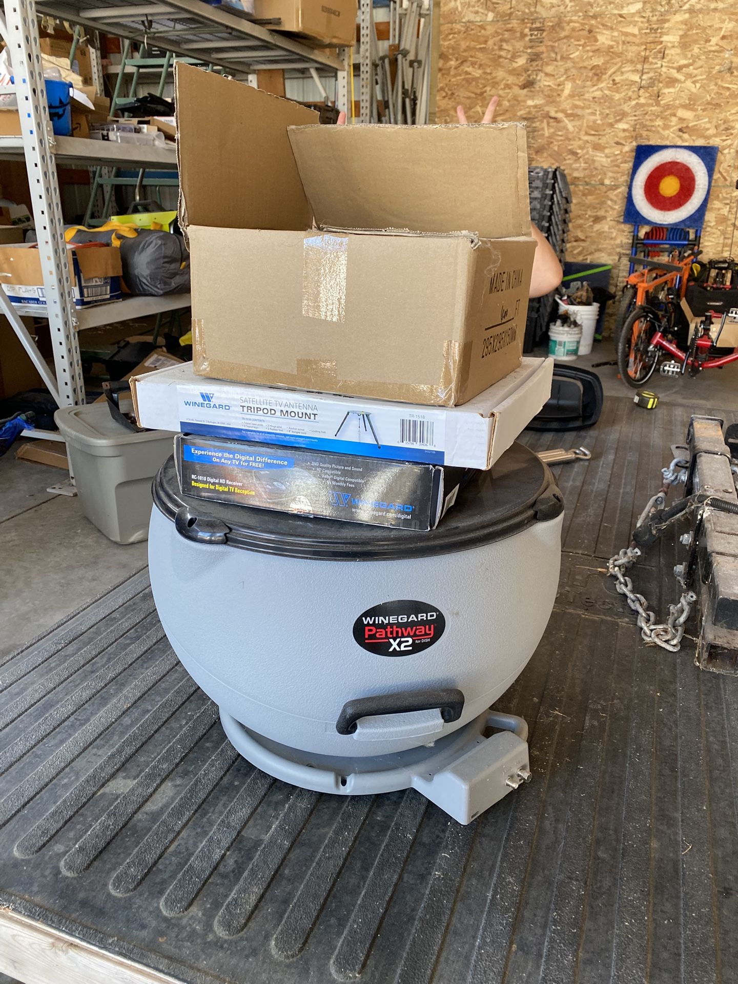 Winegard Pathway X2 Portable Satellite Dish With Accessories