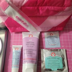 FIRST AID BEAUTY (FAB) BUNDLE W/ESTĒE LAUDER MAKEUP TOTE BAG  + 4 HIGH-END FREEBIES 