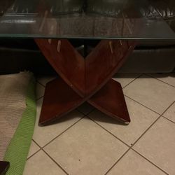 2 Side Tables