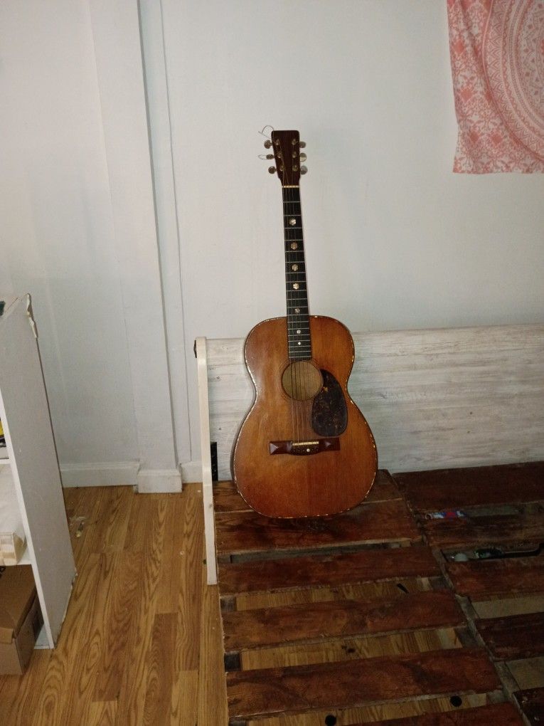 Acoustic Guitar 