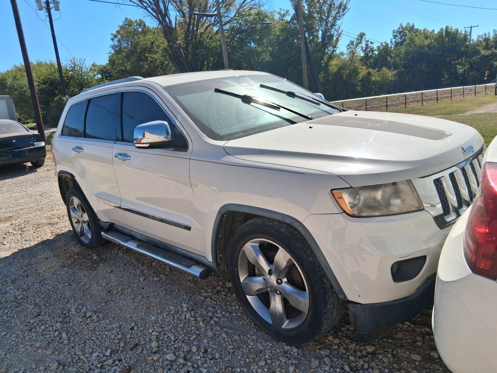 2011-2016 Jeep Grandcherokeee Parts Only