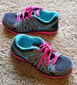 New Girls Nike Shoes 4.5Y