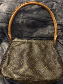Louis Vuitton Monogram looping shoulder bag
