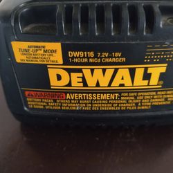 DeWalt 18 Volt Portable Electric Battery Charger