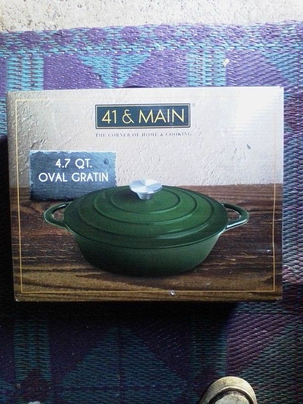 Brand New Never Opened Cookware 4.7qt Oval Gratin