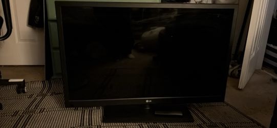 42" LG Flat Screen TV w/ HDMI - Works Great