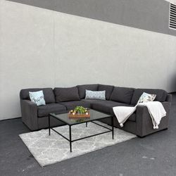 *Like New* Elegant 5pc Smokey Gray Modular Sectional with Coffee Table (Free Delivery 🚚)