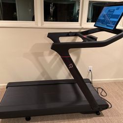 Peloton Tread