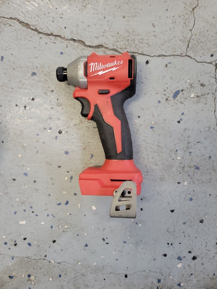 M18 Comoact Impact Driver 