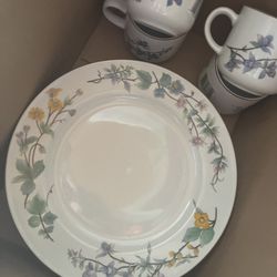 Plate Set 30 Plus / Woodhill $30 