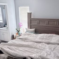 ** Gotta go*** adjustable king bed with frame with mattres-including a dresser