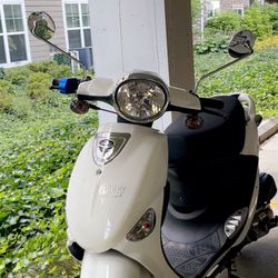 2022 Genuine Buddy 125cc Scooter