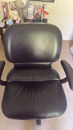 🪑 Black Leather Office Chair