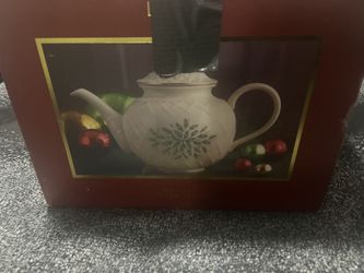 Holiday Teapot 