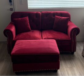 Upholstered Velvet Chesterfield Sofa   - Burgundy
