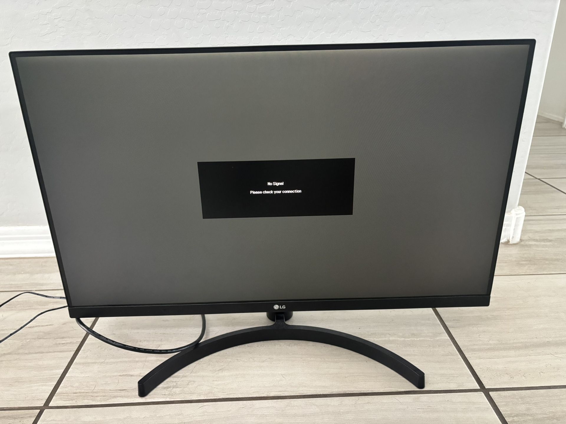 LG Computer Monitor 27.5”