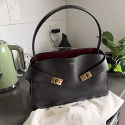 Ferragamo Hug Bag M