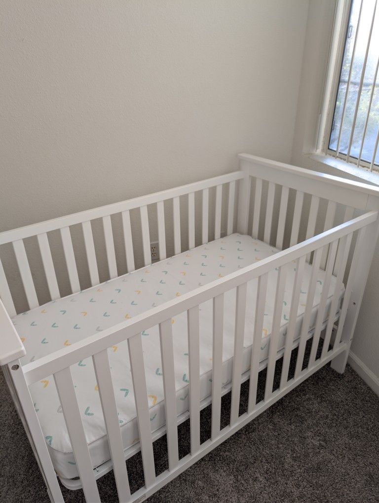 Baby Crib With Mattress