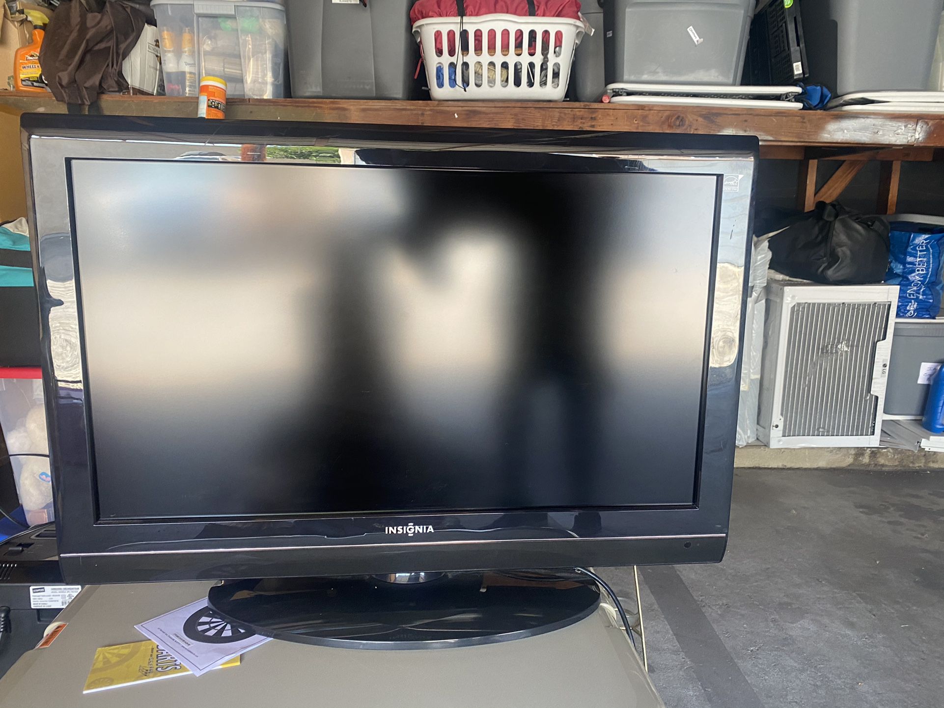 32” Tv With Remote. Working