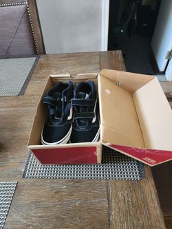 Brand new Van's so 7 $35 never worn! W/ tags and box.