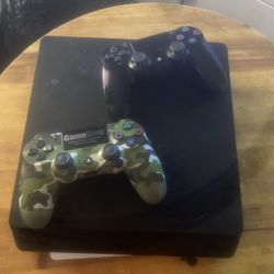 Playstation 4, 2 Controllers