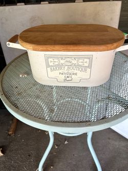 Bread container