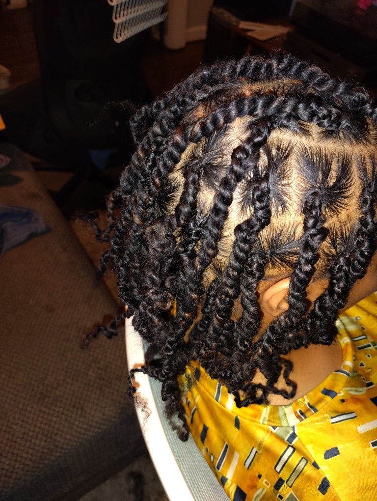 Large Twists 🎉❤️🎉💪🏾🙏🏾👑🎉❤️🎉