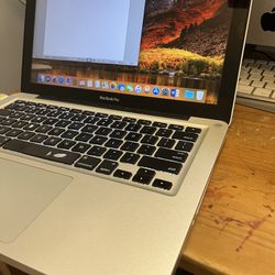 Macbook Pro 13 Inches , Late 2011 ( Apple) for Sale in Dallas, TX