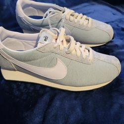 NEW NIKE CORTEZ. DEMIN AND SUEDE HEEL AND TOE. 11.5
11525 S HALSTED DUNKIN DONUTS 
65$ CASH ONLY