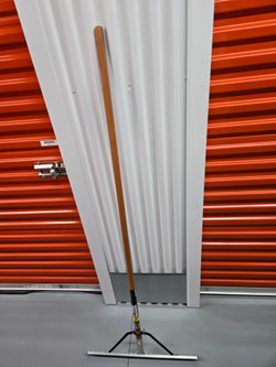 Asphalt Lute Rake with Wood Handle