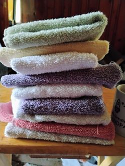 9 hand towels