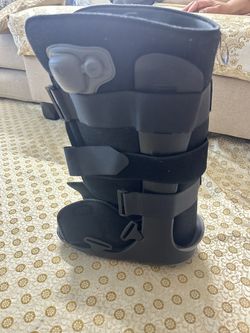 Jewlri Air Walking Boot, Tall Fracture Boot for Broken Foot Injury, M Air CAM Walker Fits Left or Right Foot, Protection for Sprained Ankle Fracture R