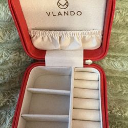 Travel box for rings and jewelry.
