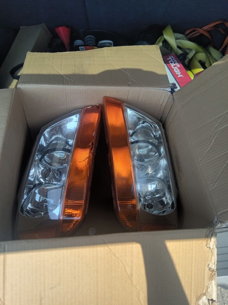 2000 Jeep Grand Cherokee Headlights