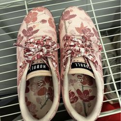 Women’s Shoes SIZE 8