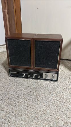 RETRO 1960’S PANASONIC RE-7671 AM FM STEREO SET WITH SPEAKERS, AIR SUSPENSION