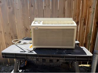Hampton Bay Window/Wall Air Conditioner 5k BTU/hour
