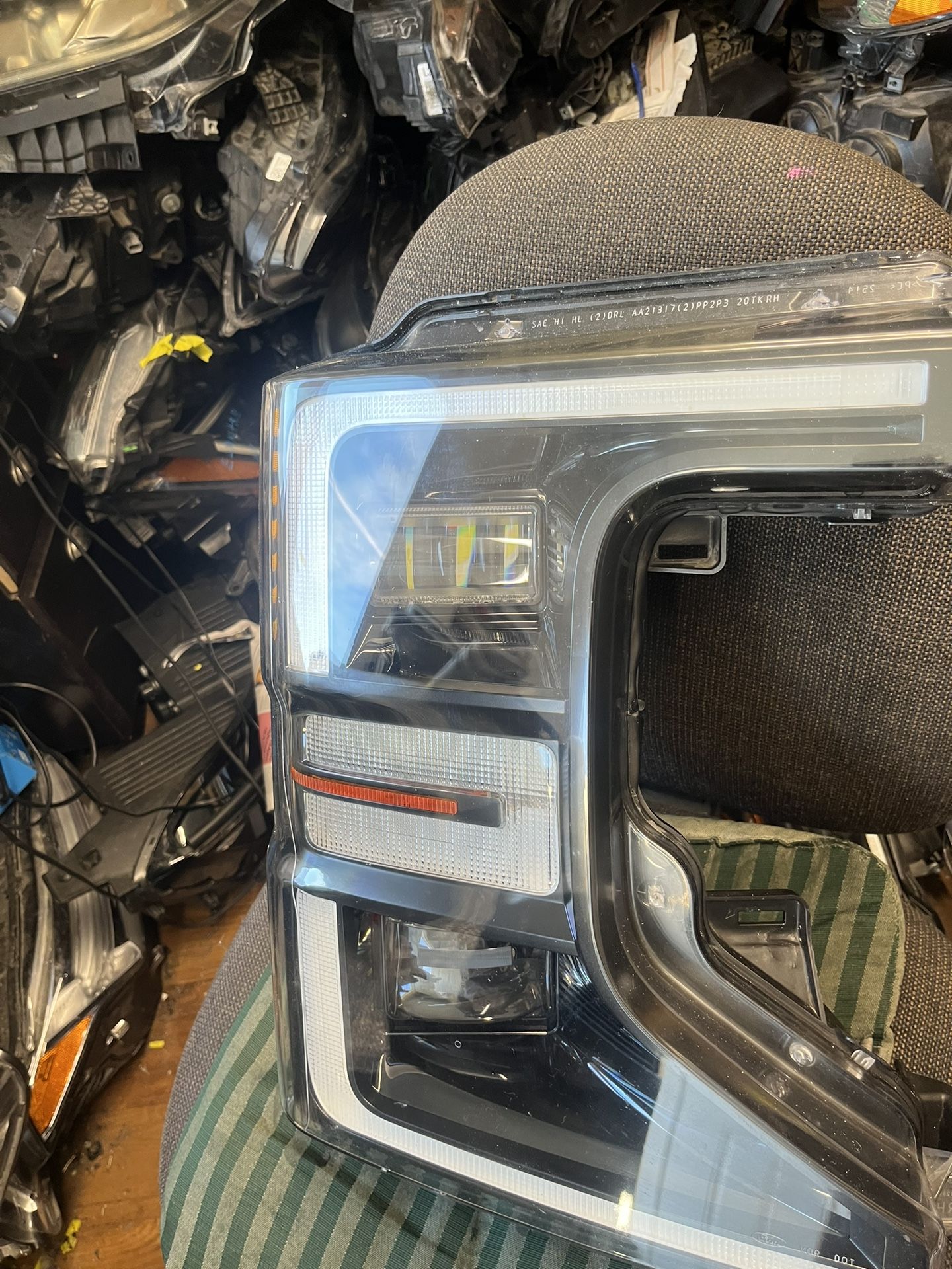 2018-20 FORD 150 RIGHT HEADLIGHT