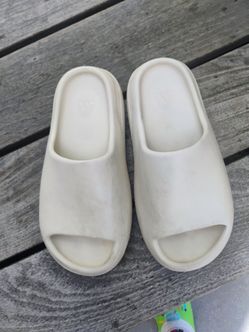 Adidas Yeezy Slide Bone