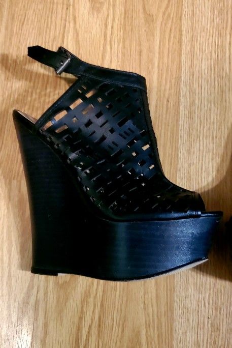 Black Wedges High 👠(Just Fab Shoes )..Size 6 Womens..Brand New!